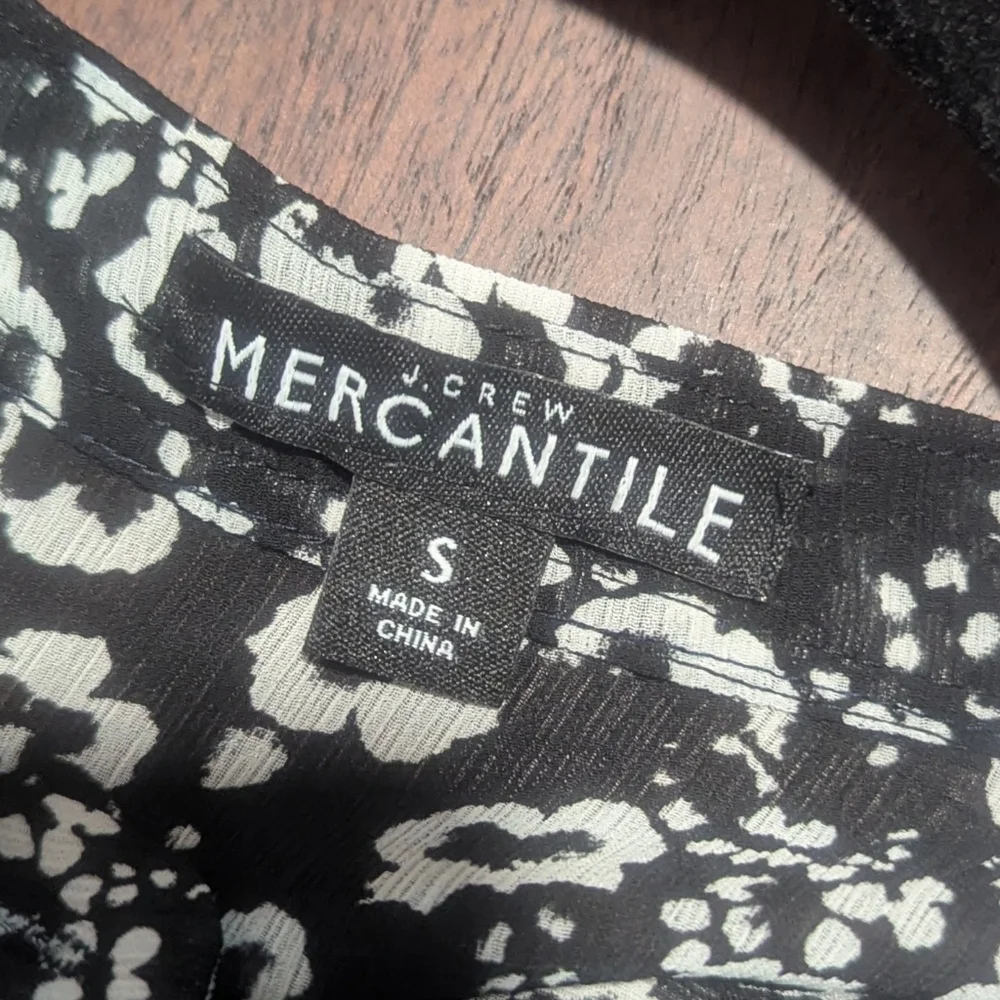 Chic Black and White Floral Mini Dress - Picture 2 of 5